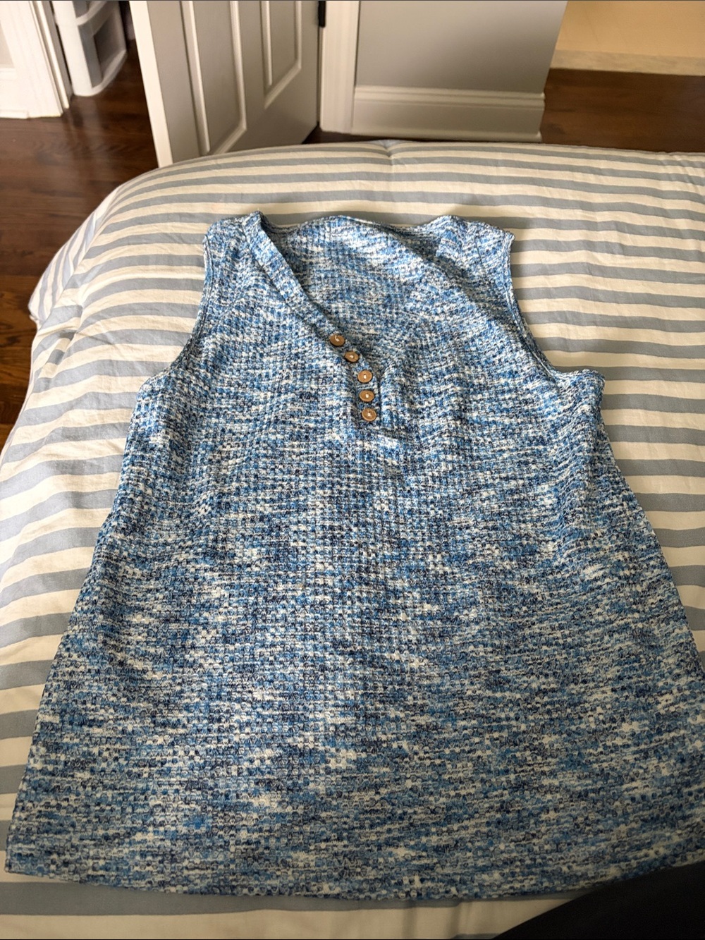 NWOT Cupshe Sleeveless Blue Knit Henley Tank Top size small